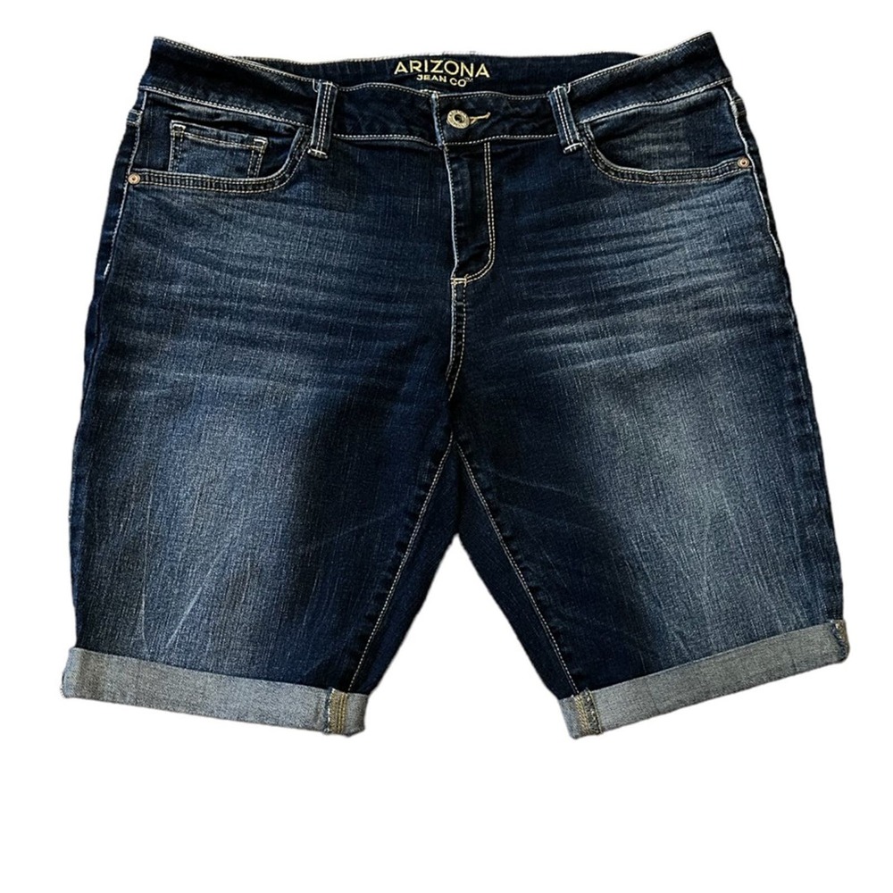 Arizona Jean Company Denim Mid Rise Shorts. Misses Juniors Size 13